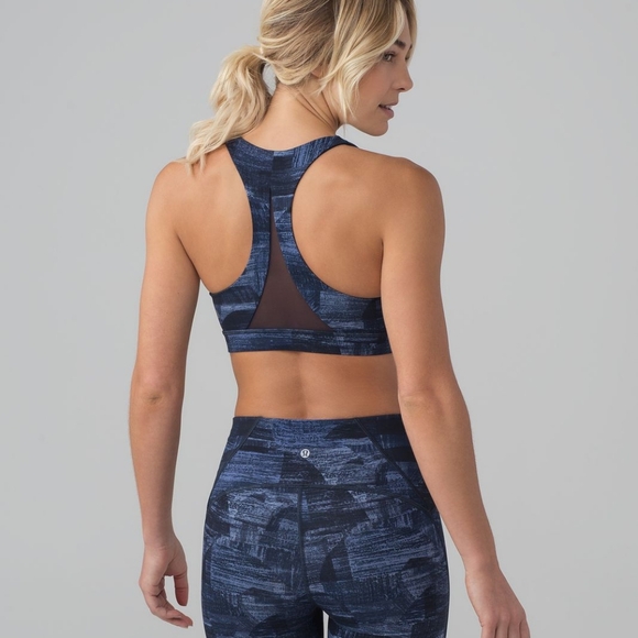 Lululemon Invigorate Bra Transition Multi Midnight Navy Blue Size 6 - Picture 2 of 7